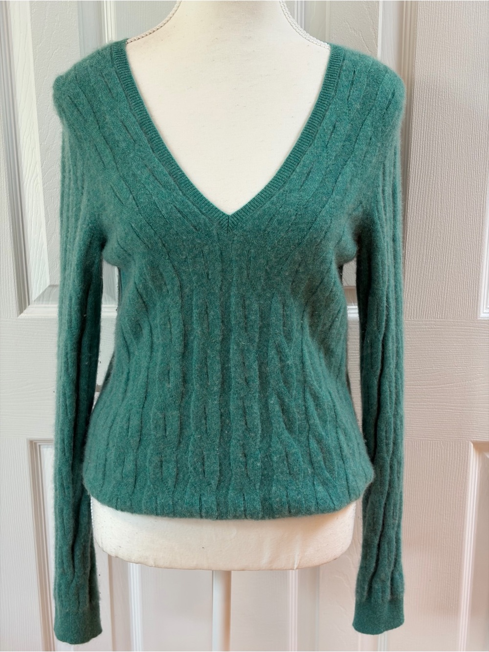 Kinross Teal/Green Cashmere Cable Knit V Neck Sweater Size L Fits like a M